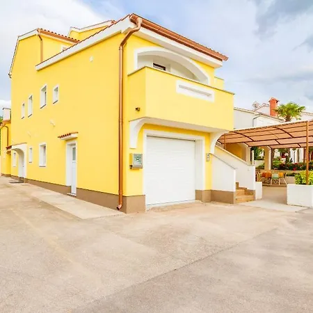 Justic Apartament *